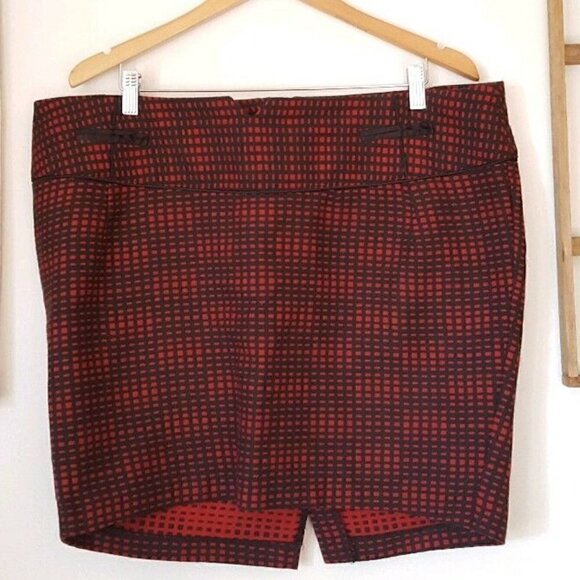 Torrid Plaid Mini Skirt Plus Red Black Skater 18 - Picture 1 of 5